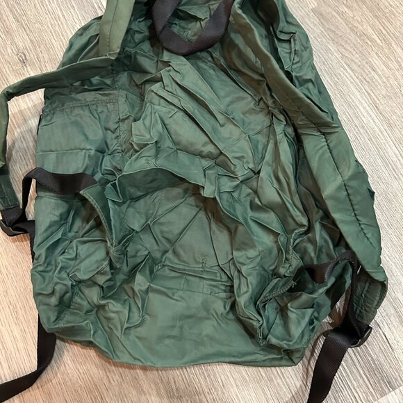 Stylish Green Backpack - Picture 2 of 4